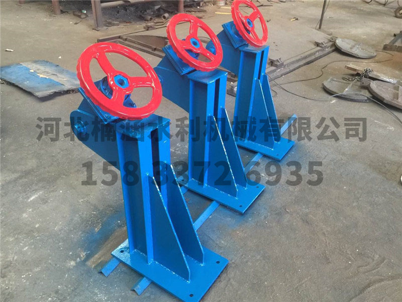 盤龍座啟閉機（配旋轉式調節(jié)堰門用）