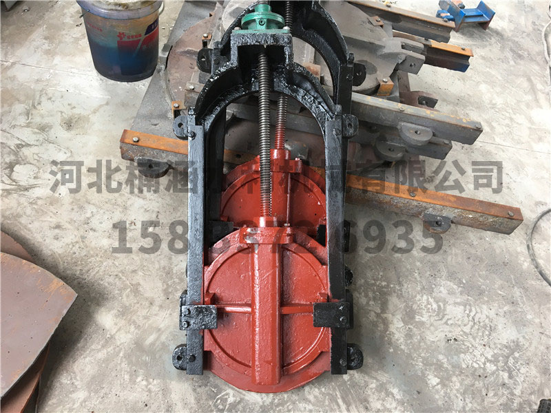 暗桿式鑄鐵鑲銅圓閘門(mén)